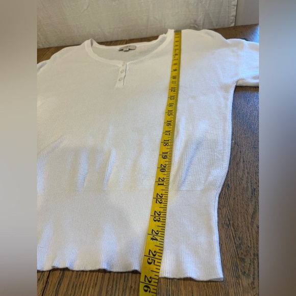 White ribbed V-neck sweater – LOFT Outlet (M) - Picture 5 of 7